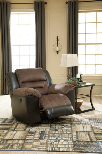 Earhart Living Room Set