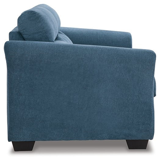 Miravel Loveseat