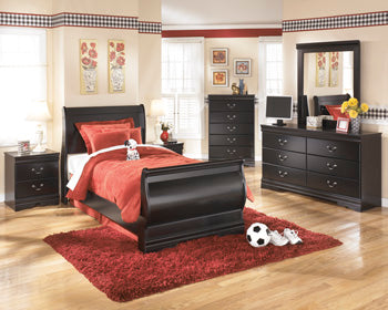 Huey Vineyard Bedroom Set