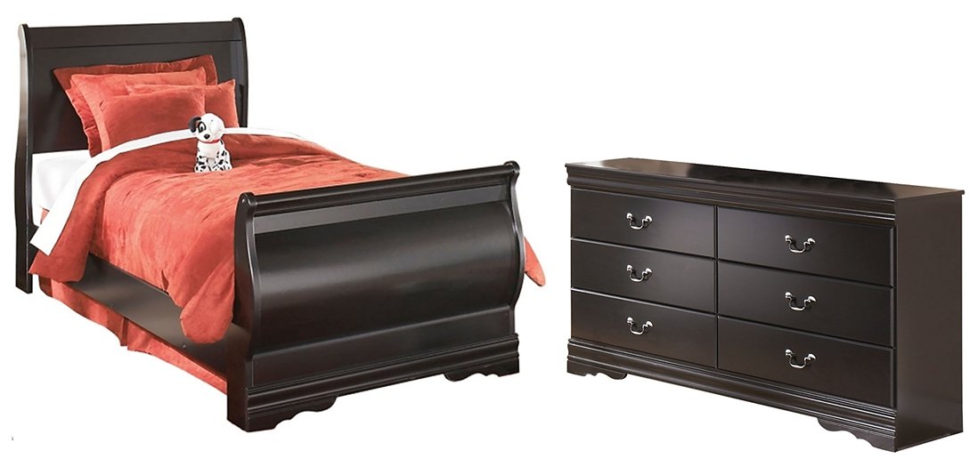 Huey Vineyard Bedroom Set