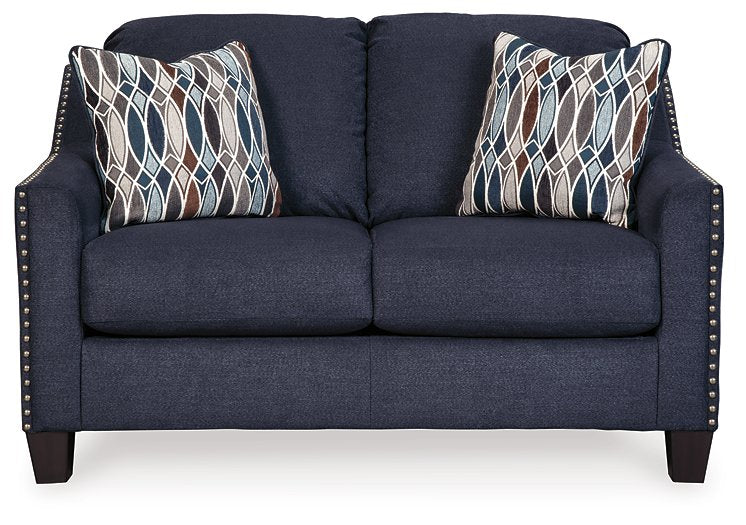 Creeal Heights Loveseat image